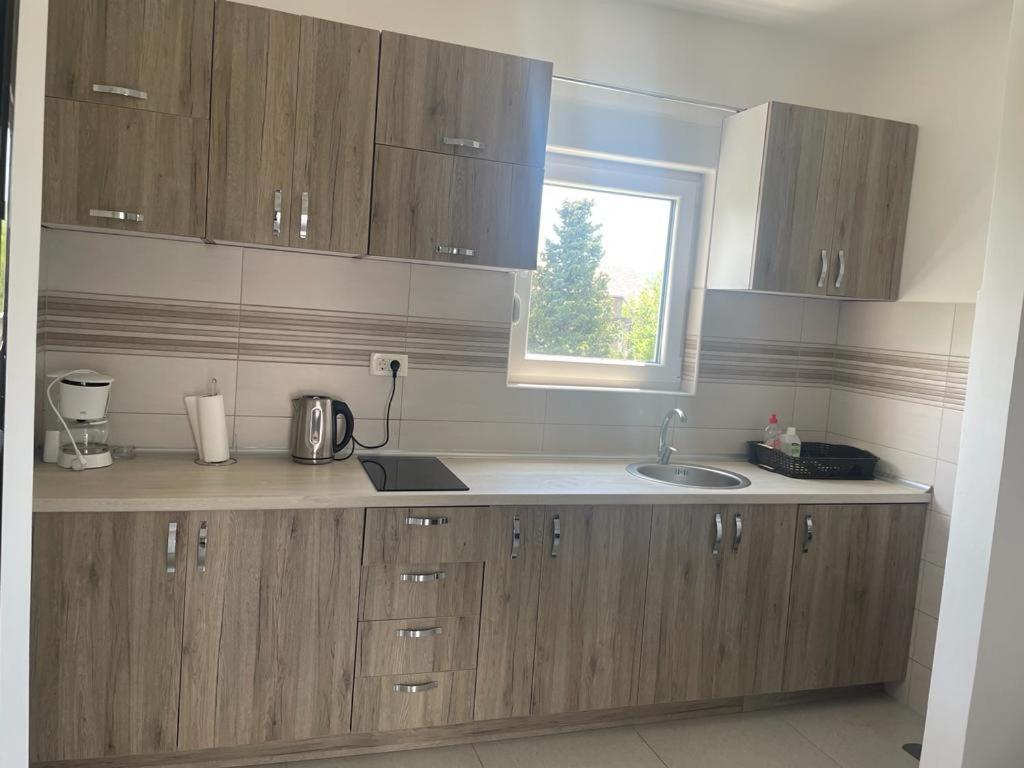 Kristina Apartments Тиват Екстер'єр фото
