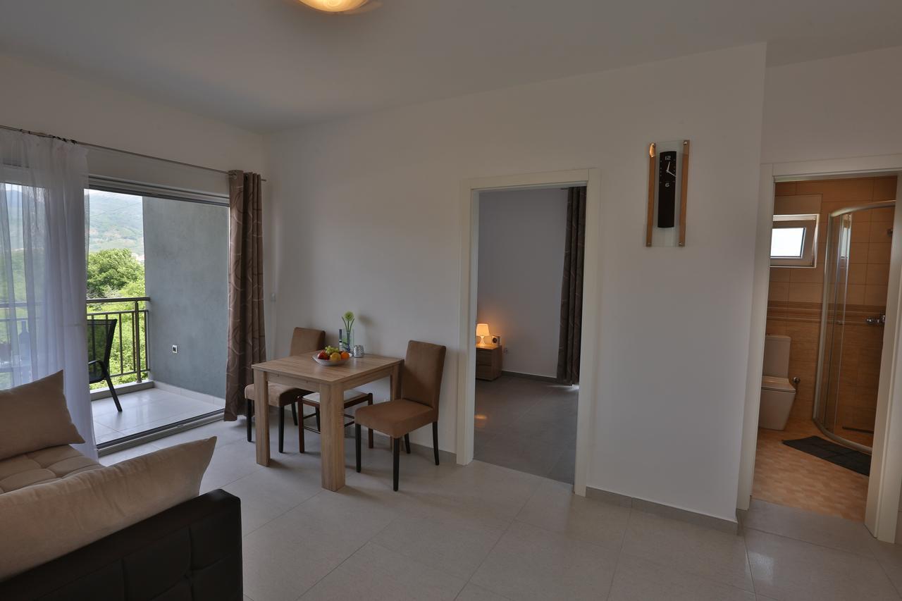 Kristina Apartments Тиват Екстер'єр фото