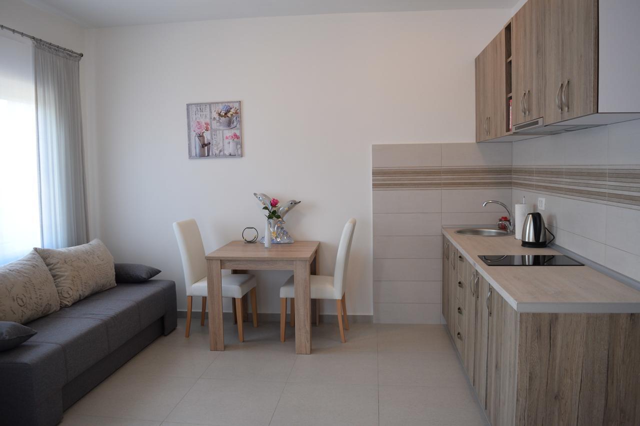 Kristina Apartments Тиват Екстер'єр фото