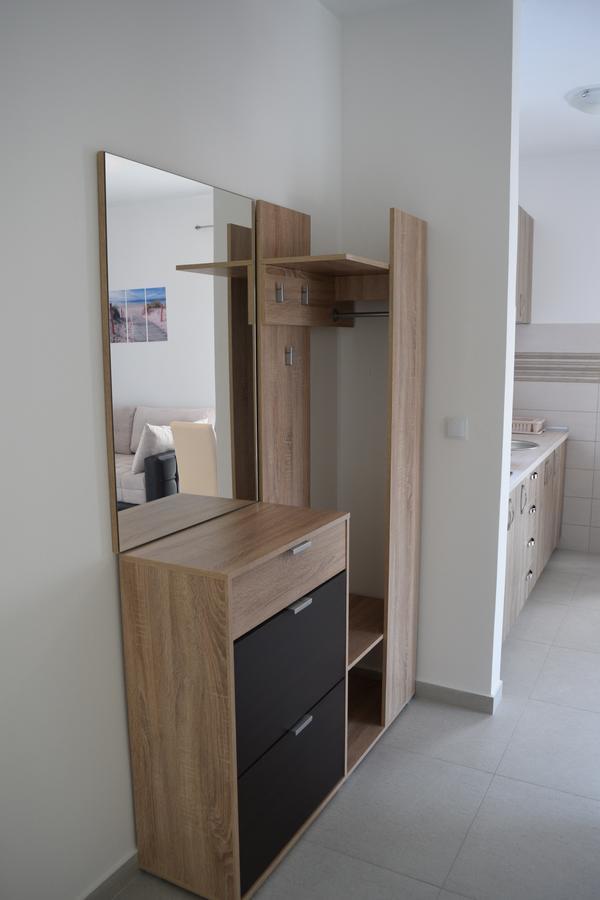 Kristina Apartments Тиват Екстер'єр фото