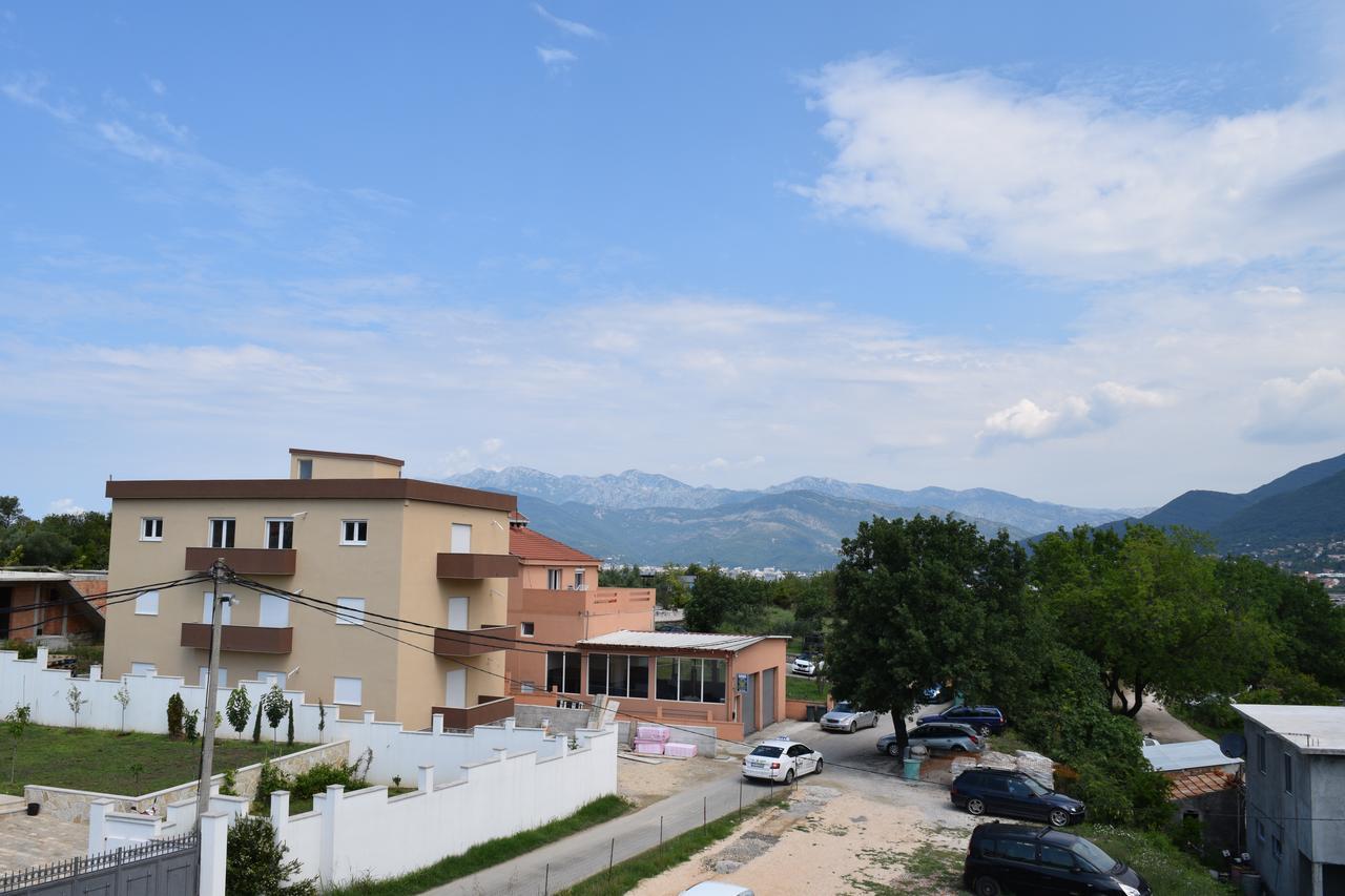 Kristina Apartments Тиват Екстер'єр фото